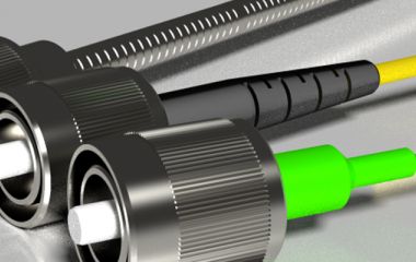 Почему в некоторых случаях используют волокна с градиентным показателем преломления