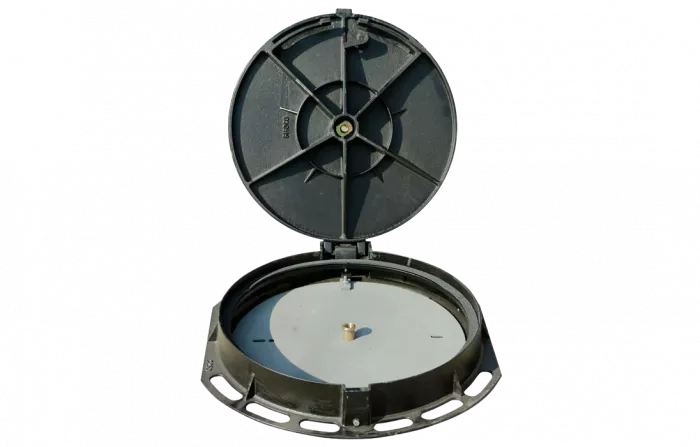 Устройство запорное люка ГТС тяжелого типа из ВЧ с замком УЗЛ-Т ССД