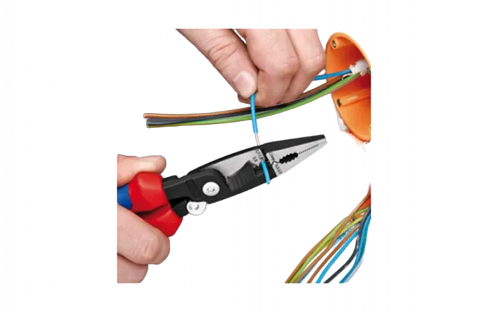 KN-1392200	Клещи электромонтажные, 6-в-1, 200 мм, защёлка-"собачка", фосфатированные, 2-комп ручки