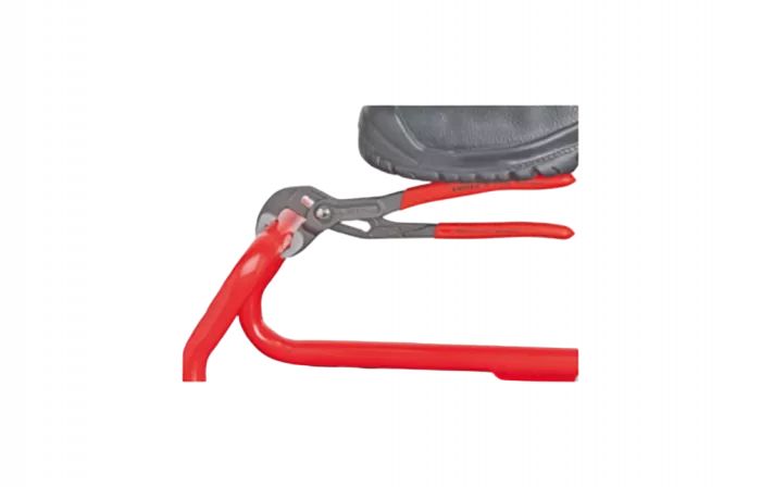 KN-8701150 COBRA® клещи переставные, зев 32 мм, длина 150 мм, фосфатированные, обливные ручки