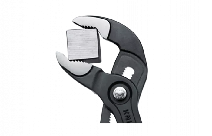 KN-8701150 COBRA® клещи переставные, зев 32 мм, длина 150 мм, фосфатированные, обливные ручки