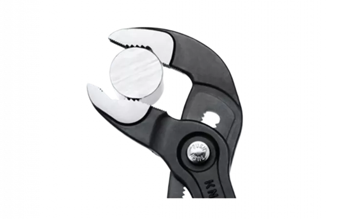 KN-8701150 COBRA® клещи переставные, зев 32 мм, длина 150 мм, фосфатированные, обливные ручки