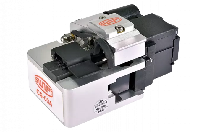 CS-03A	Скалыватель со сколом в одно действие (для ОВ до 3 мм, с боксом)