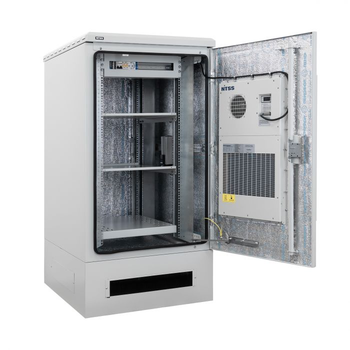 Шкаф напольный климатический NTSS RT 32U (ШхВхГ) 700x1700x800 мм, 4 профиля 19, с кондиционером 1.5 кВт, IP55, серый RAL 7035