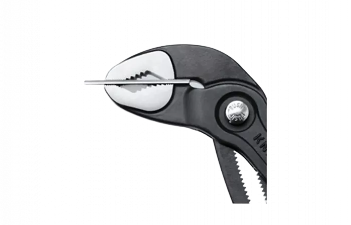 KN-8701250 COBRA® клещи переставные, зев 50 мм, длина 250 мм, фосфатированные, обливные ручки