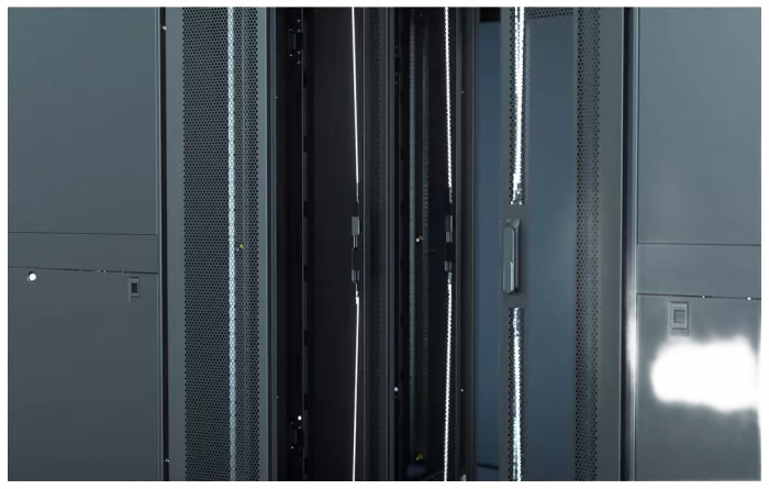 Шкаф телеком. напольный серверный ЦОД 19",42U(800x1000) , ШТ-НП-СЦД-42U-800-1000-П2П передняя дверь перфорированная,задняя перф.двойная. RAL9005