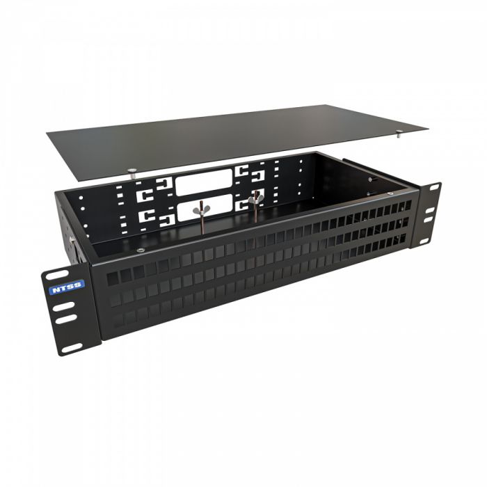 Кросс NTSS оптический 19'' укомплектованный 2U, 64 порта SC/UPC, 50/125 мкм ОМ3 (сплошная панель, сплайс-кассета 2шт, пигтейлы, КДЗС, адаптеры) черный RAL 9005